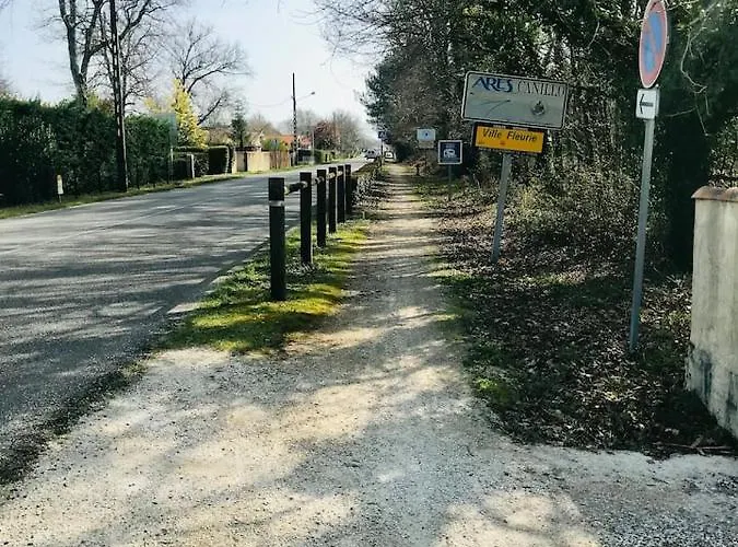 Semesterbostad Maison 8 Couchages Ares